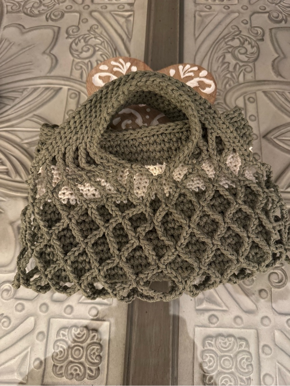 Bonita Bolso Handmade Crochet Net Tote Bag in Olive Green and Cream